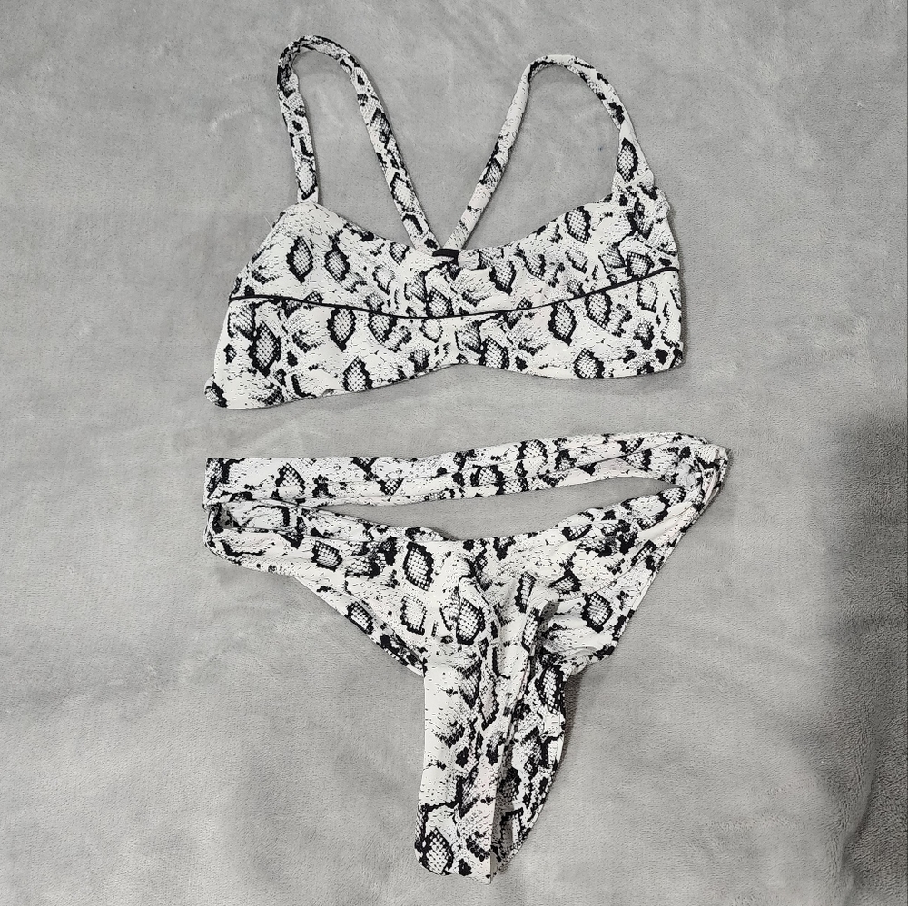 Bahimi Bikini size L Top and size S Bottoms
